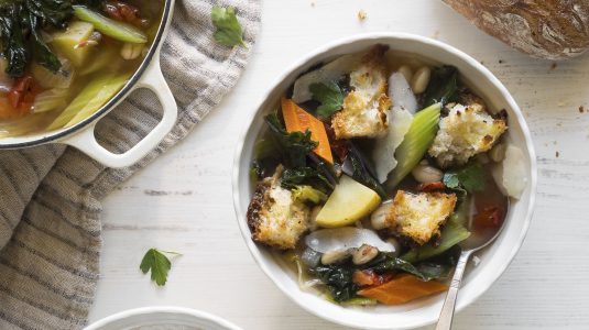 tuscan vegetable soup with croutons