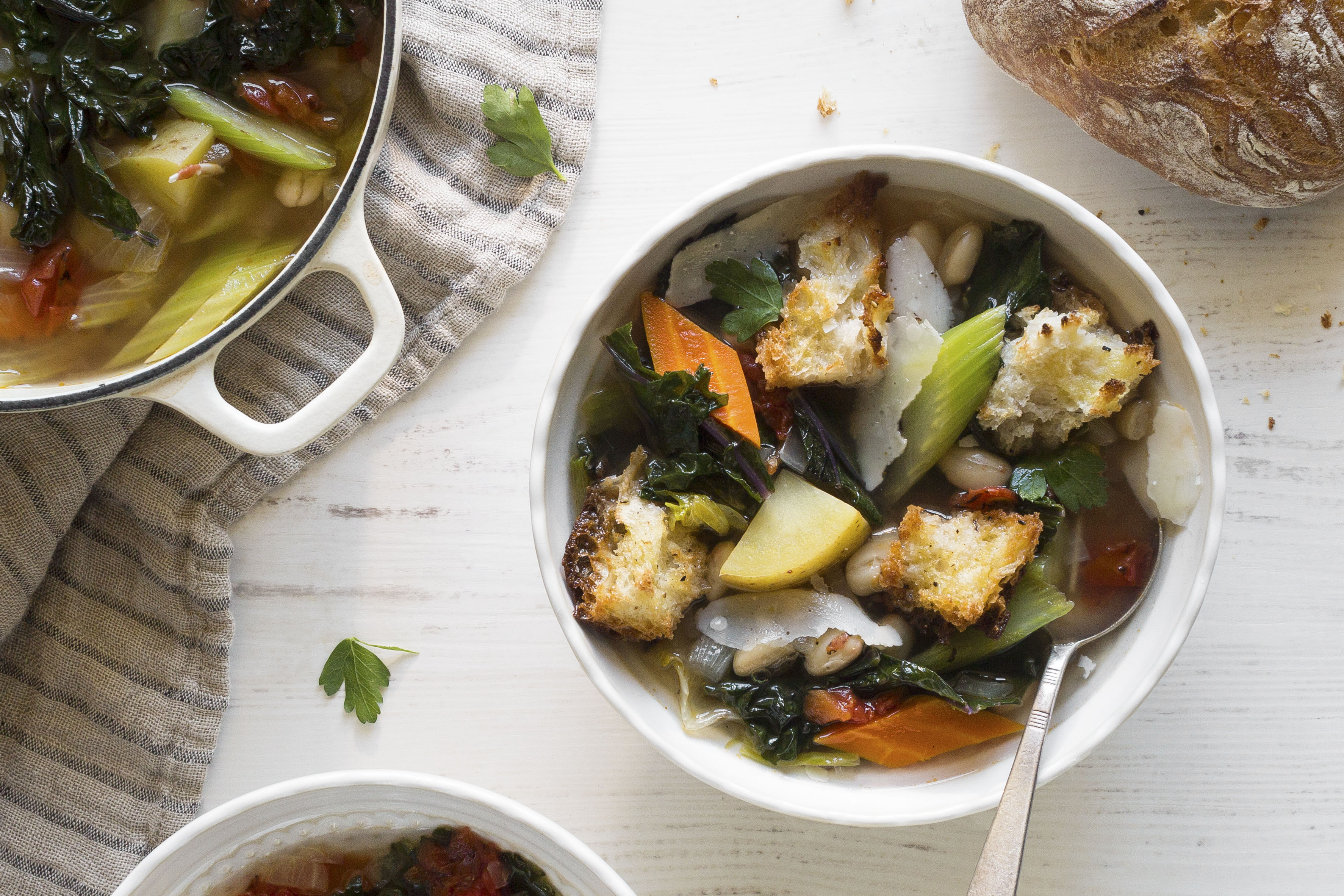tuscan vegetable soup with croutons