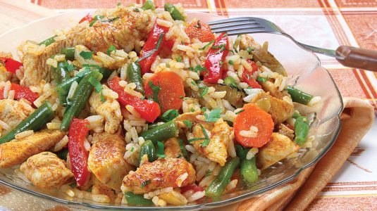 Fried chicken with rice and vegetables
